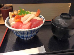 海鮮丼1200円